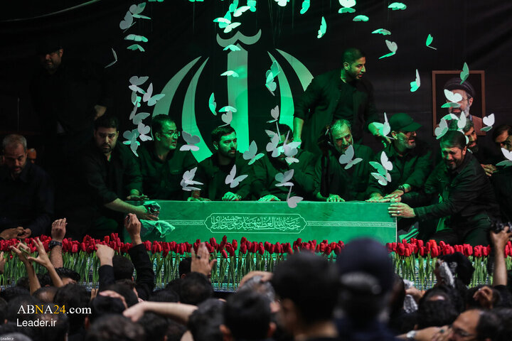Foto / İmam Humeyni Hüseyniyesi’nin Yanı Başında İslam İnkılabı’nın Şehit Rehberinin Naaşına Veda Töreni