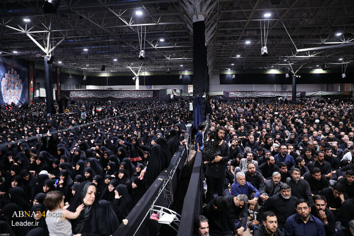 Foto / İmam Humeyni Hüseyniyesi’nin Yanı Başında İslam İnkılabı’nın Şehit Rehberinin Naaşına Veda Töreni