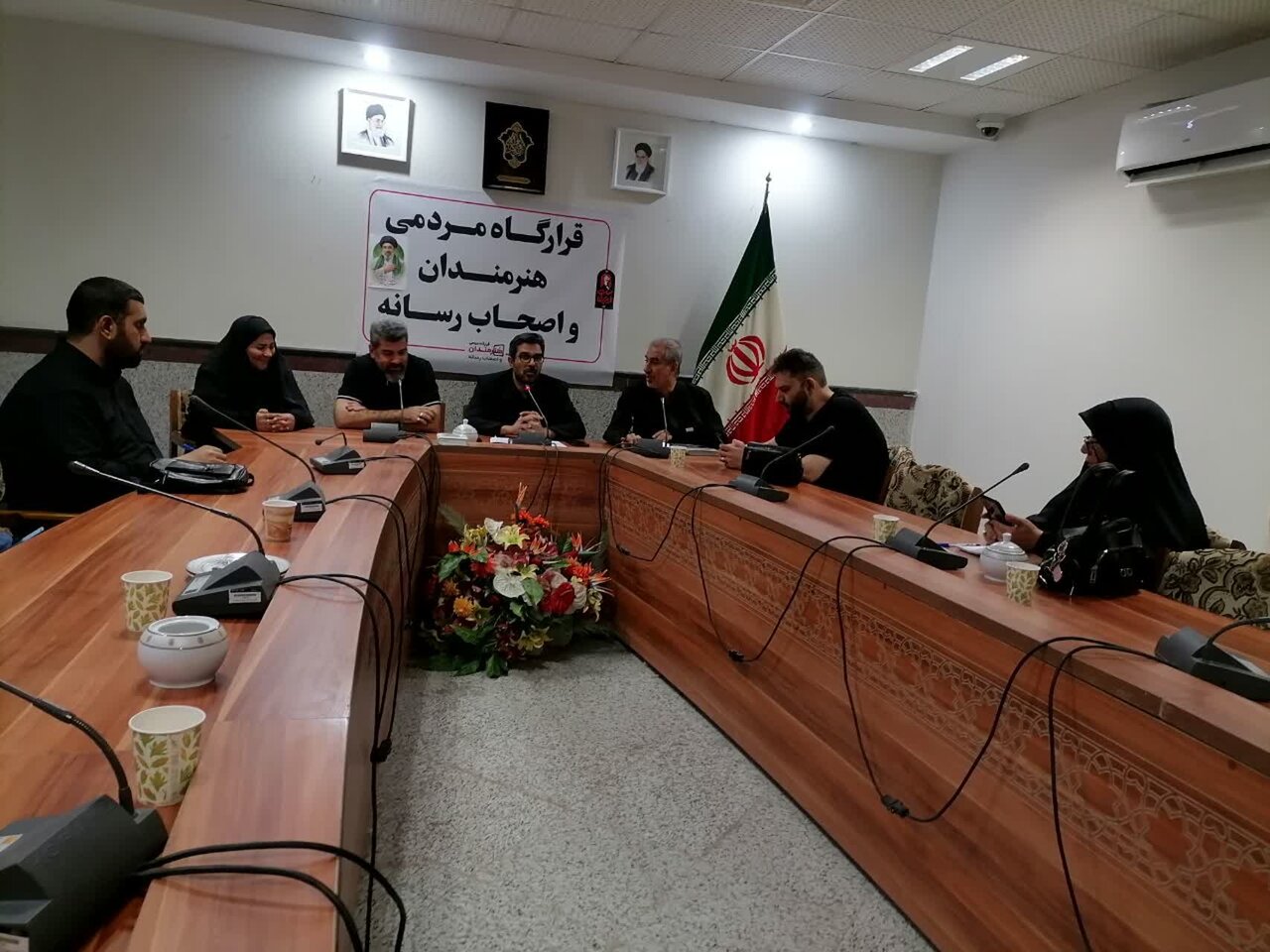 حمایت قرارگاه مردمی اصحاب هنر و رسانه از خبرنگاران برای پوشش مراسم تشییع رهبر شهید انقلاب/تجلیل از برترین آثار تصویری و خبری در مراسم تشییع رهبر شهید