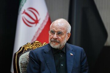 قاڵیباف مستێک لە دەمی ترامپ دەدات