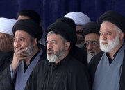 Video / Şehit Devrim Liderinin Evlatları Tahran Musallası’nda Halkla Bir Araya Geldi