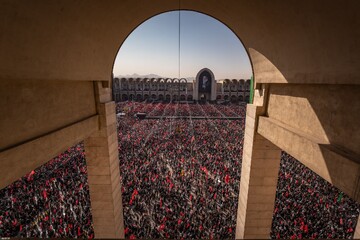 اقامه نماز بر پیکر رهبر شهید انقلاب در مصلای تهران - ۲