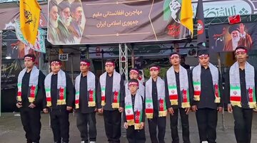 موکب‌های مهاجرین افغانستانی از عزاداران رهبر شهید پذیرایی کردند