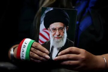 Ministro malaio: Mártir Khamenei foi pioneiro do renascimento islâmico na Umma muçulmana