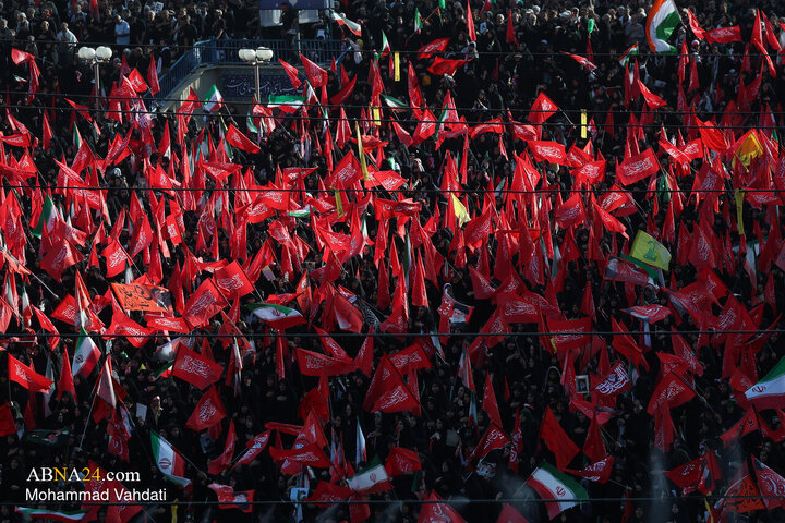 اقامه نماز بر پیکر رهبر شهید انقلاب در مصلای تهران