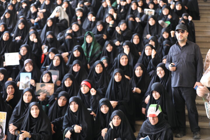 گزارش تصویری/  اجرای سوگواره آیینی نمایشی در مراسم وداع و تشییع رهبر شهید