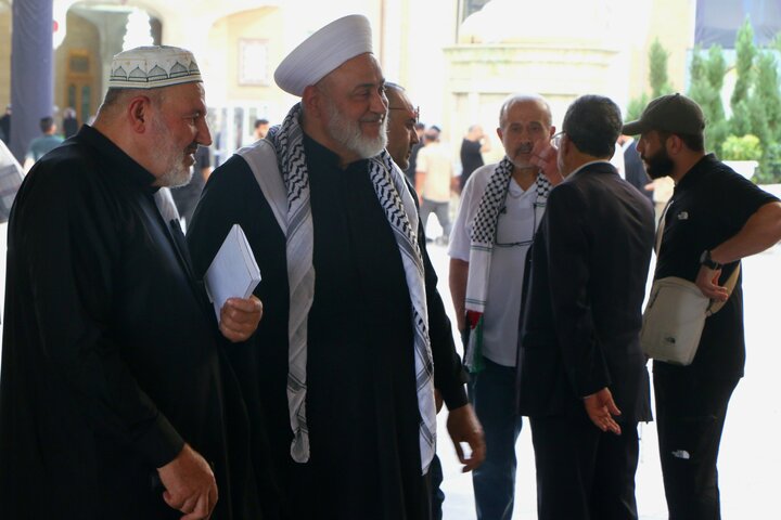 حضور کاروان فلسطینی برای حضور در مراسم تشییع رهبر شهید ایران در حرم قم