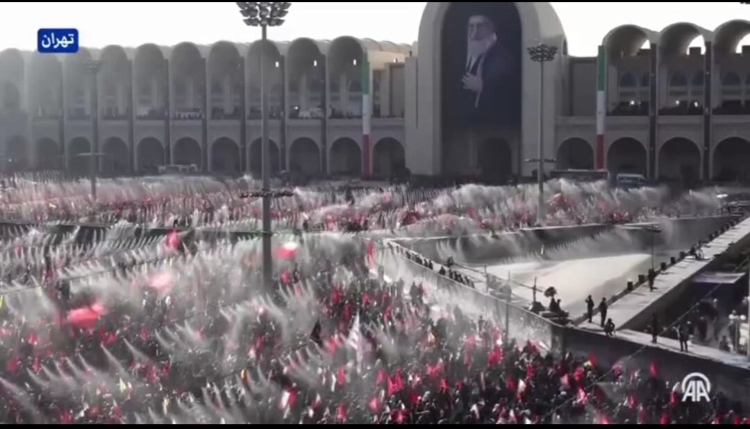 Vyombo vya Habari vya Uturuki: Sala ya Maiti ya Kiongozi Shahidi Sayyid Ali Khamenei Yafanyika kwa Mahudhurio Makubwa mjini Tehran + Video na Picha