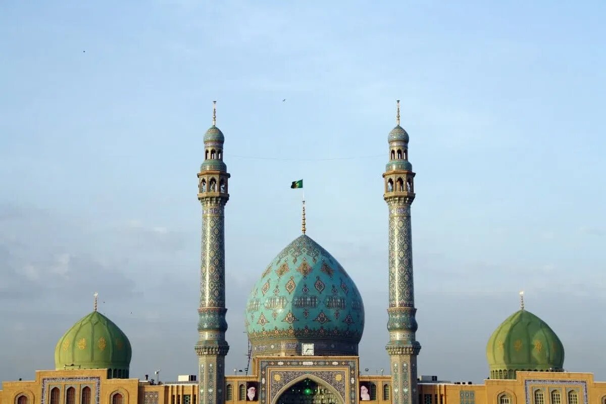 پیکر مطهر امام شهید شامگاه دوشنبه به قم منتقل می‌شود