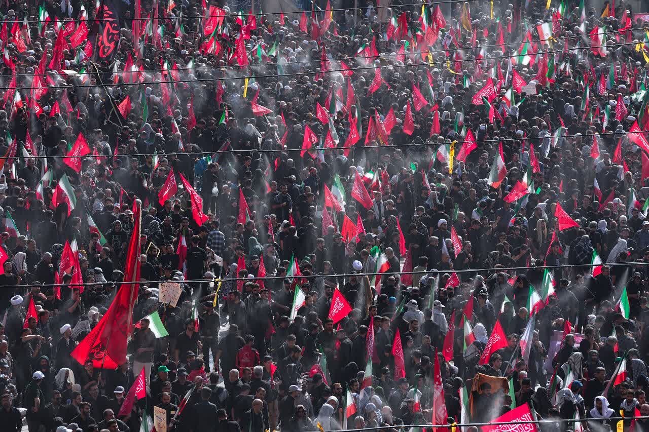 Video /Poto / Tahran’dan İlk Hava Görüntüleri: Şehit Lider ve Ailesi İçin Görkemli Cenaze Namazı