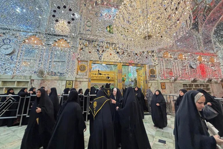 نجف اشرف در آستانه تشییع شهید آیتالله خامنهای/ پرچمهای سیاه و آمادهباش امنیتی در شهر