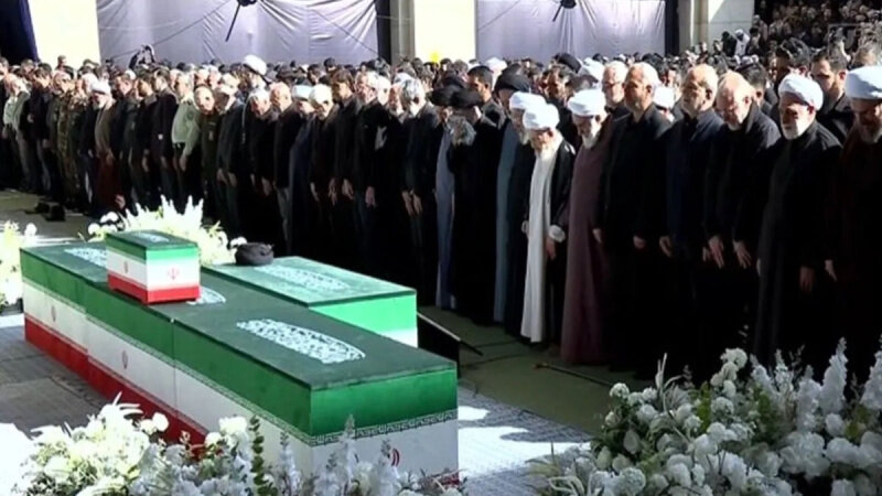 Dengvedana cîhanî ya merasima nimêjkirina li ser meytê rêberê mucahid ê şehîd ê Şoreşê