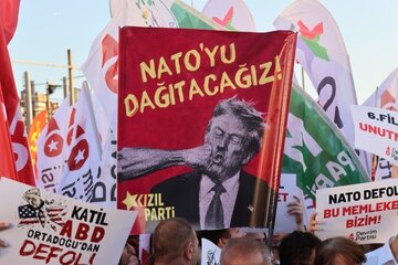 Meşa protestoyê li Stenbolê;“Tirkiye divê di zûtirîn dem de ji NATO derkeve / Bingehên NATO li Tirkiyê bên girtin” + vîdyo û wêneyan