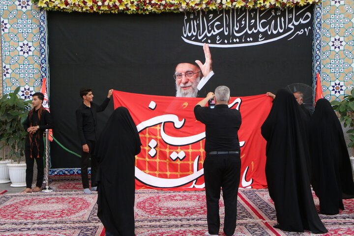 Photos: Inscriptions "Yā Lithārāt al-Hussain (a.s.)" and "Yā Lithārāt al-Khamenei" on Epigraphs of Hazrat Masoumeh Shrine