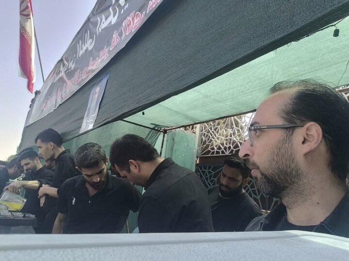 گزارش تصویری/ خدمت رسانی موکب دانشگاه بین‌المللی اهل‌بیت(ع) در مراسم تشییع پیکر رهبر شهید
