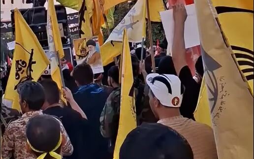 ویدیو | نیروهای لشکر فاطمیون در مراسم بدرقه رهبر شهید