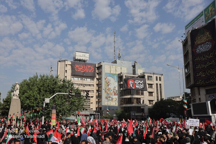 تشییع پیکر مطهر رهبر شهید انقلاب در تهران