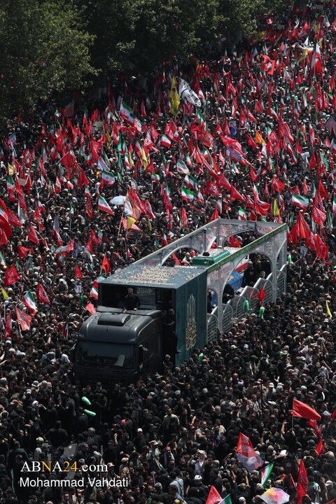 تشییع پیکر مطهر رهبر شهید انقلاب در تهران