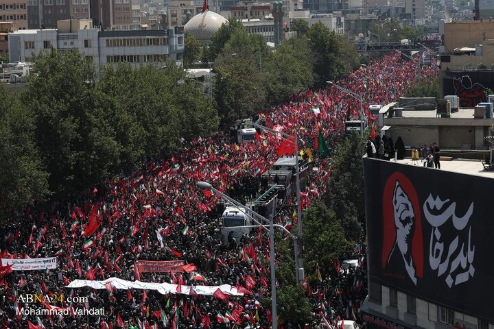 تشییع پیکر مطهر رهبر شهید انقلاب در تهران