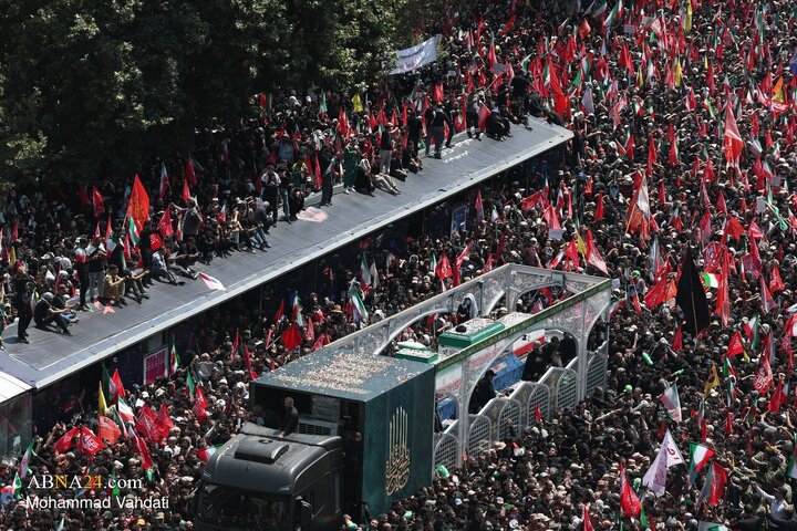 تشییع پیکر مطهر رهبر شهید انقلاب در تهران
