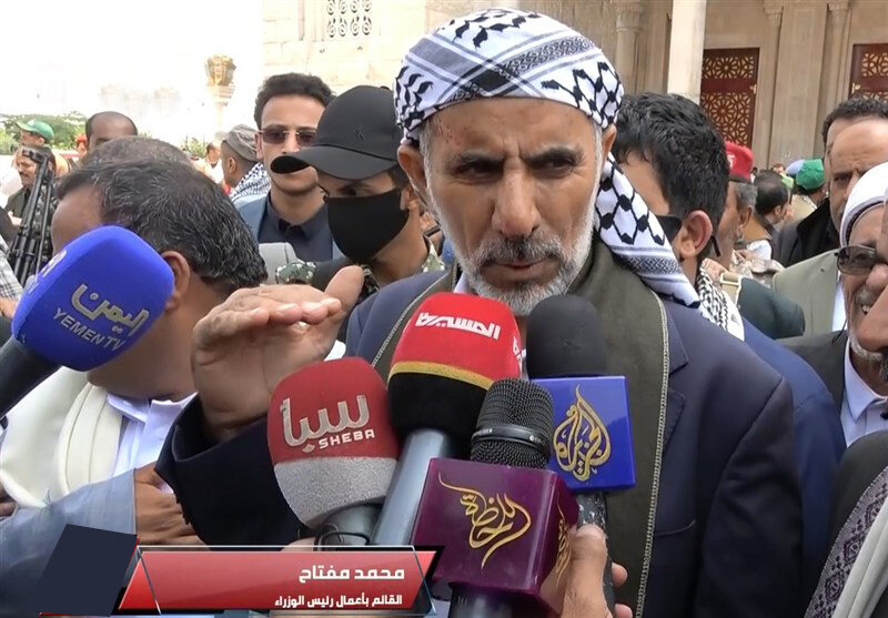 مسؤول يمني: الشهيد القائد الخامنئي نموذج فريد وإرثه امتد إلى المنطقة والعالم