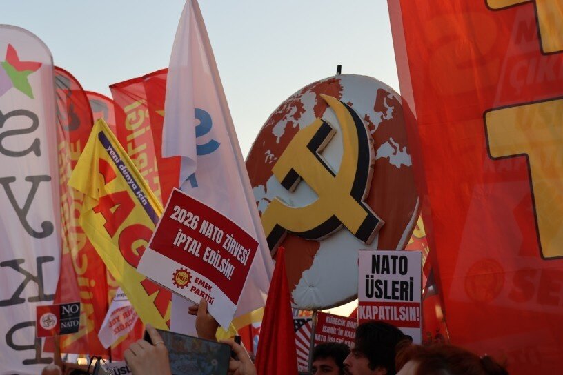 Meşa protestoyê li Stenbolê;“Tirkiye divê di zûtirîn dem de ji NATO derkeve / Bingehên NATO li Tirkiyê bên girtin” + vîdyo û wêneyan