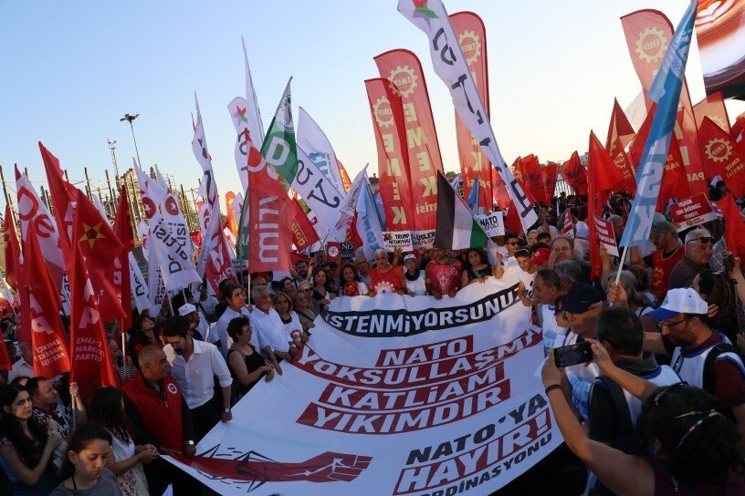 Meşa protestoyê li Stenbolê;“Tirkiye divê di zûtirîn dem de ji NATO derkeve / Bingehên NATO li Tirkiyê bên girtin” + vîdyo û wêneyan