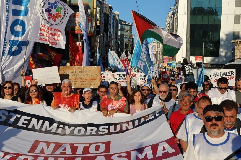 Meşa protestoyê li Stenbolê;“Tirkiye divê di zûtirîn dem de ji NATO derkeve / Bingehên NATO li Tirkiyê bên girtin” + vîdyo û wêneyan