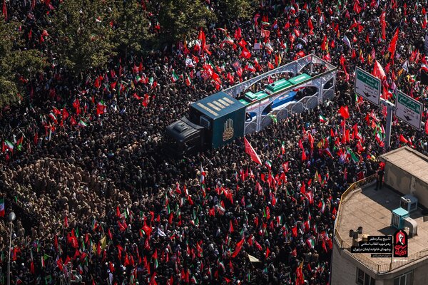 Video / “Halk! Ağa Tahran’dan Ayrıldı...” Devrimin Şehit Liderine Tahran’da Son Veda