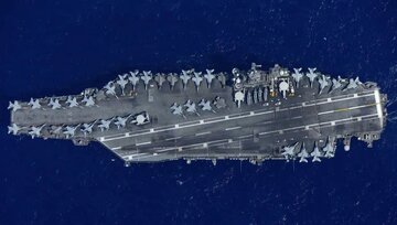 Ang Aircraft Carrier na si Abraham Lincoln ay Lumisan mula sa Dagat ng Oman