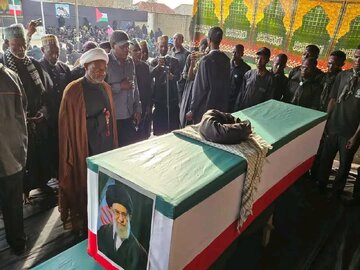 تصویری خبر|| نائجیریا میں شہید رہبر انقلاب اسلامی کی تشییع جنازہ