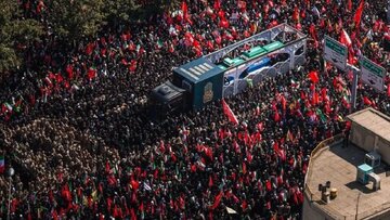 Uluslararası edya Kum'daki cenaze törenlerini canlı yayınladı