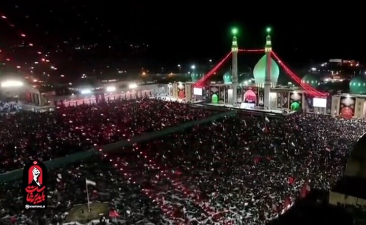 گزارش لحظه به‌لحظه وداع تاریخی مردم قم با امام شهید/ نماز بر پیکر مطهر در مسجد مقدس جمکران، خلوتگاه رهبر و مقتدای امت + ویدیو و تصاویر