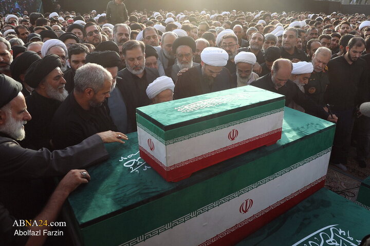 تشییع پیکر مطهر رهبر شهید انقلاب در شهر مقدس قم