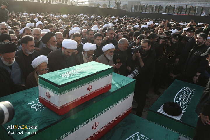 تشییع پیکر مطهر رهبر شهید انقلاب در شهر مقدس قم