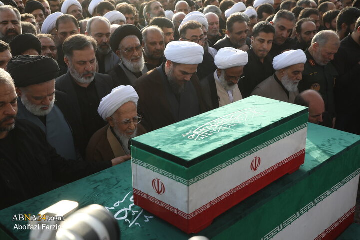 تشییع پیکر مطهر رهبر شهید انقلاب در شهر مقدس قم