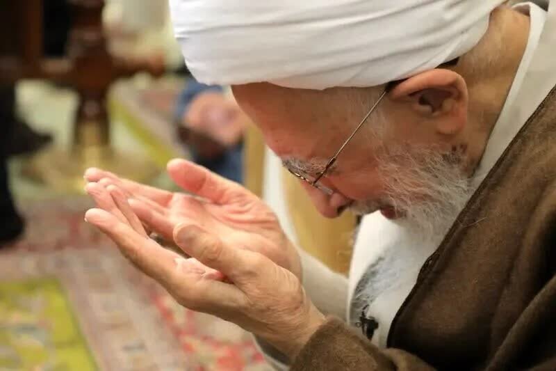 آیت‌الله جوادی آملی در نماز بر پیکر رهبر شهید چه دعاهایی خواند؟ + ویدیو