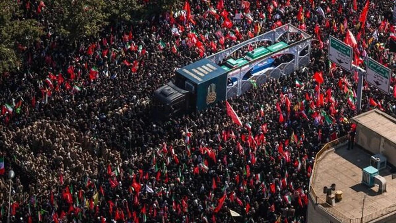 Uluslararası medya Kum'daki cenaze törenlerini canlı yayınlıyor