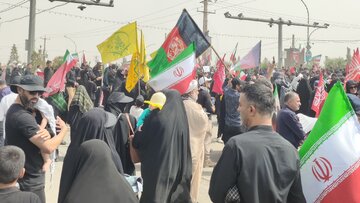 فعال رسانه‌ای افغانستان: تنها گوشه‌ای از حضور میلیونی مردم تشییع کننده در لنز دوربین‌ها جا شد