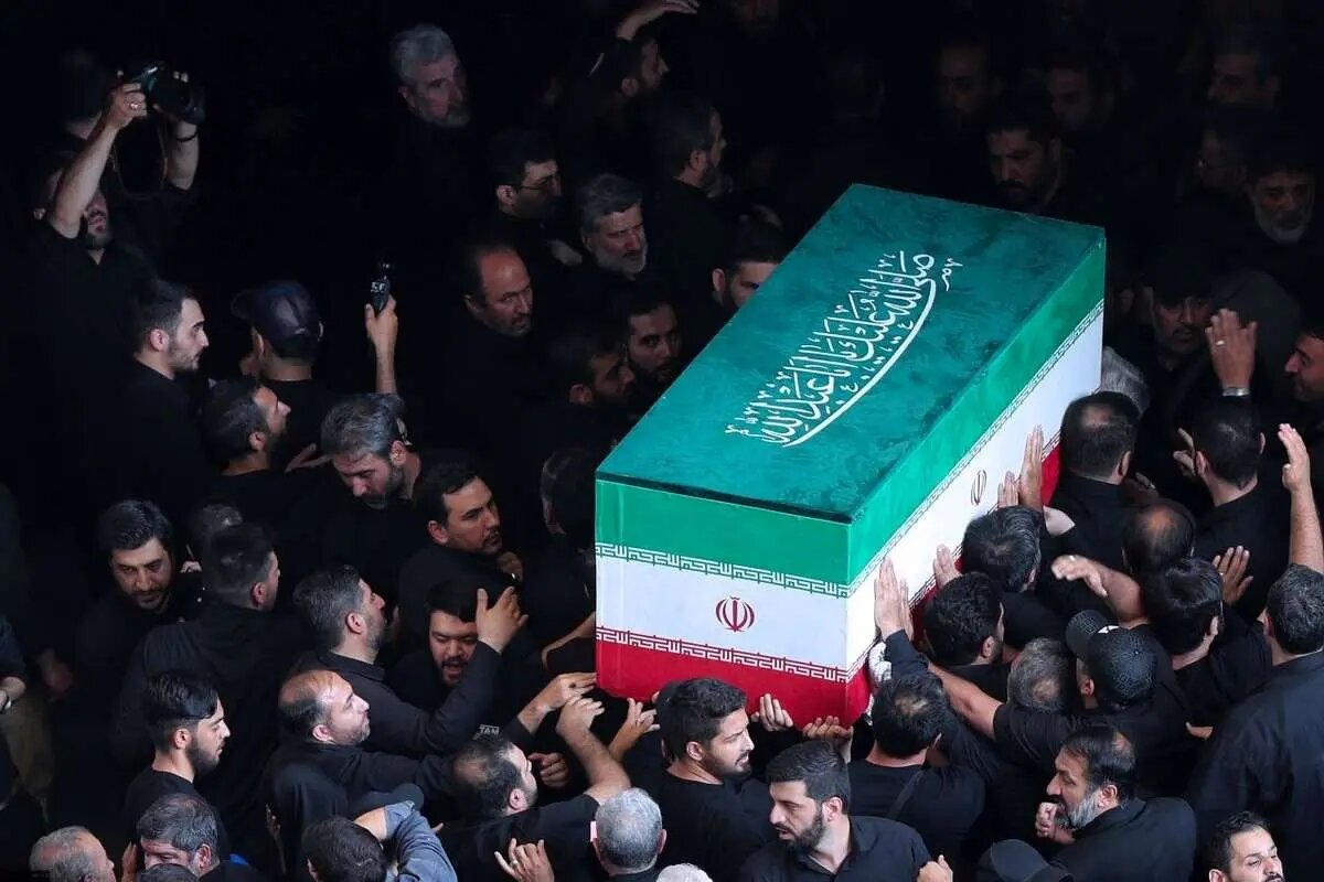 السيدة فاطمة المعصومة تستضيف جثمان "سيد شهداء ايران".. تشييع القائد الشهيد في مدينة قم