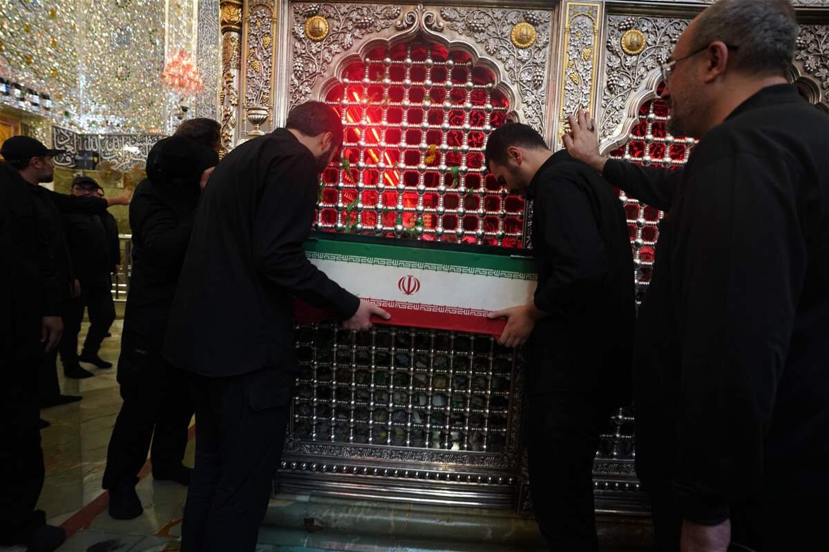 مراسم تشييع جثامين السيد الخامنئي وعائلته عند مرقد الإمام علي (ع) بالنجف الأشرف+(صور)