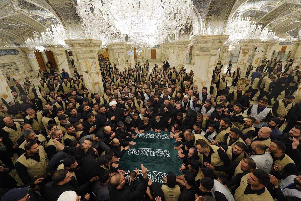 مراسم تشييع جثامين السيد الخامنئي وعائلته عند مرقد الإمام علي (ع) بالنجف الأشرف+(صور)