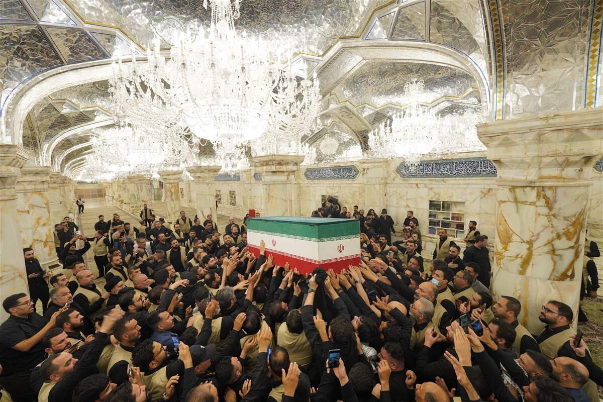 مراسم تشييع جثامين السيد الخامنئي وعائلته عند مرقد الإمام علي (ع) بالنجف الأشرف+(صور)