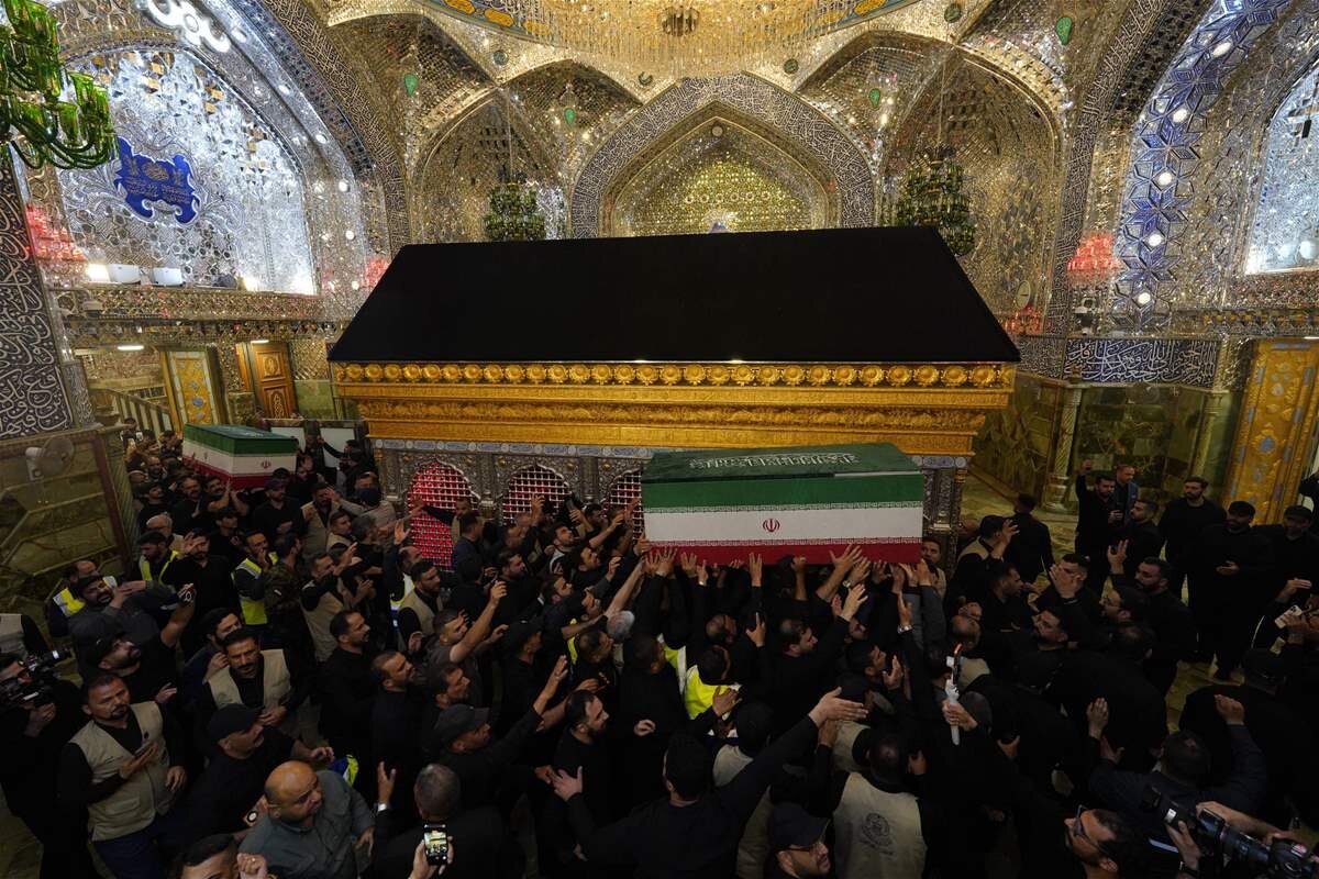 مراسم تشييع جثامين السيد الخامنئي وعائلته عند مرقد الإمام علي (ع) بالنجف الأشرف+(صور)