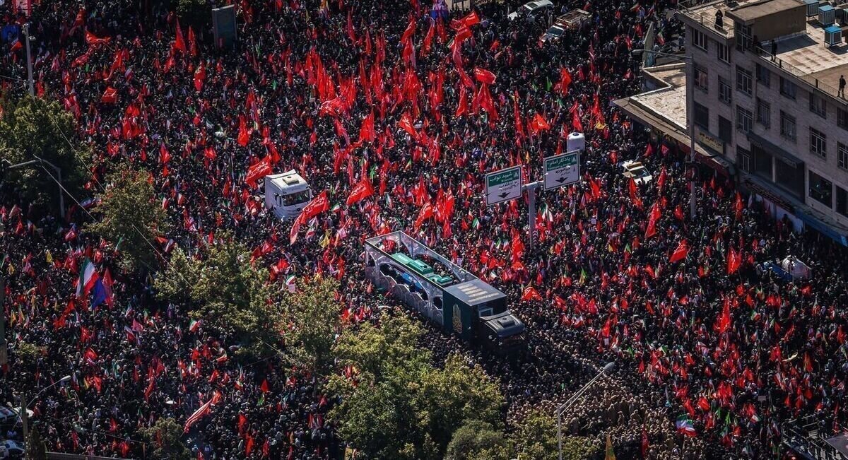 Ansarullah Adviser: Massive Funeral Turnout Refutes Western Media Portrayals of Iran