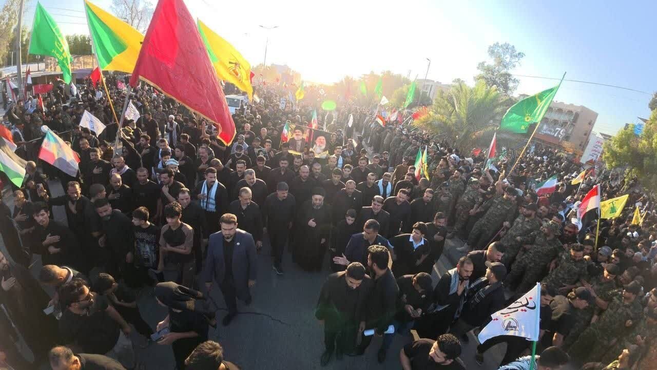 Nûvekirinê de ye؛Weşana zindî ya merasîma dîrokî ya teşeyîa cenazeyê pîroz ê rêberê şehîd ê ummetê li Iraqê، deqîqe bi deqîqe