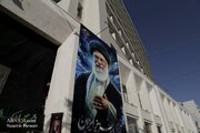 Heartbeat pulses in Mashhad for final farewell to martyred Leader / Thousands of services underway for pilgrims and mourners