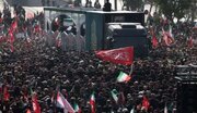 Solenne addio al leader martire a Mashhad; storica preghiera funebre sulla salma del capo della comunità islamica