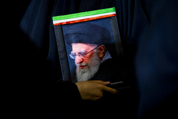 گزارش تصویری | چشم انتظاری در میان سیل اشک...