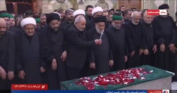 Video| Muling Pagsasagawa ng Panalangin sa Katawan ng Martir na Lider ng Rebolusyon sa Tabi ng Dambana ni Hazrat Abbas (sumakanya nawa ang kapayapaan)